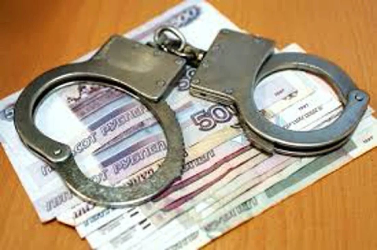    Иностранец выплатит штраф за попытку дать взятку псковскому таможеннику