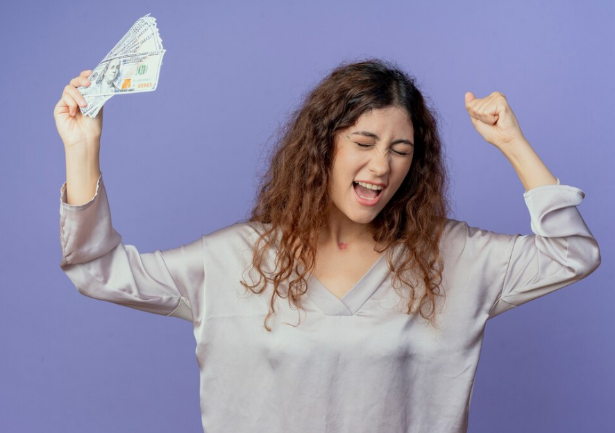 Вызывают ли у вас большие деньги прилив радости? Источник фото freepik.com 