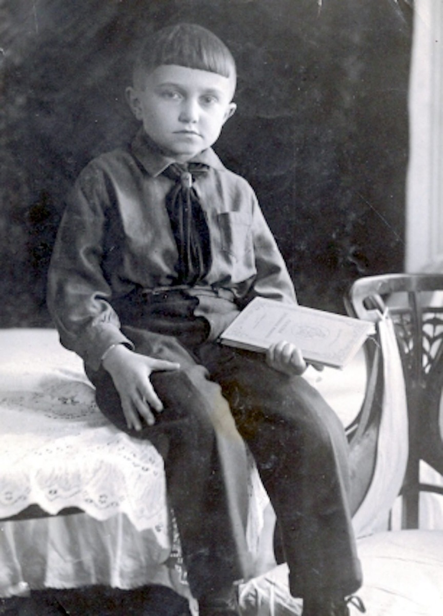 Маленький Вася Аксёнов. Фото: из открытых источников