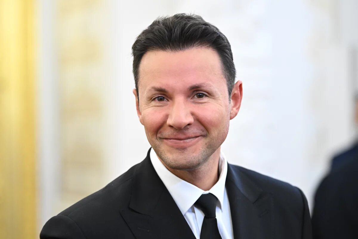    Вячеслав Манучаров.