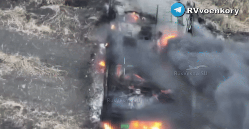    Уничтоженная бронемашина противника в Курской области. Скриншот: ТГ-канал "Военкоры Русской весны"