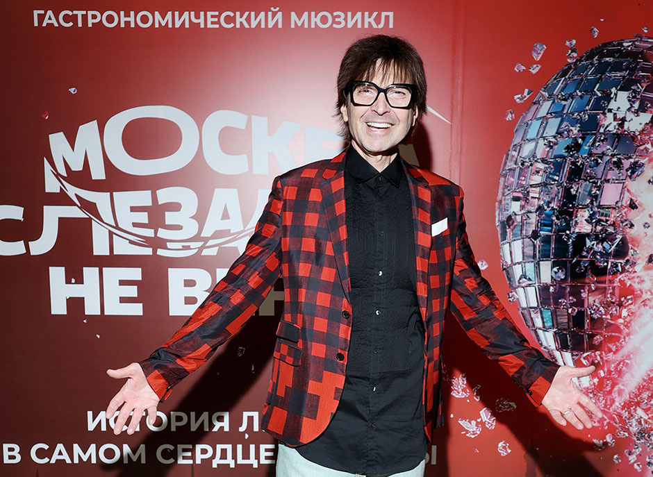 Виджей MTV, теле- и радиоведущий Александр Анатольевич. Фото: пресс-служба театра «ОДЕОН»