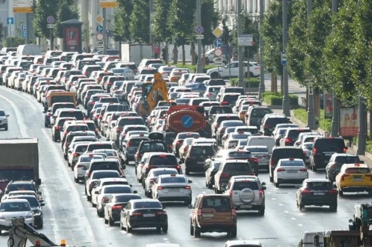    Днём 19 сентября Петербург встал в 10-балльных пробках