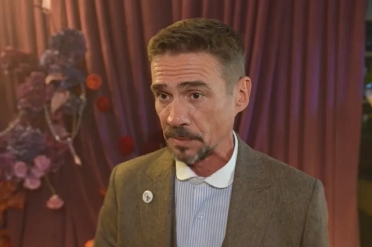    Актер из «Молодежки» Никифоров осудил фанатов, не знающих его имени