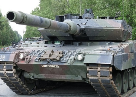    Германия продолжает вооружать Украину танками Leopard