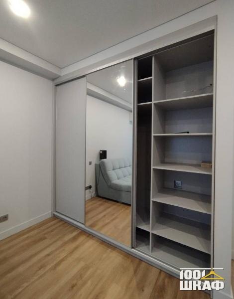 Стильный 3-х дверный шкаф-купе с комбинированными фасадами