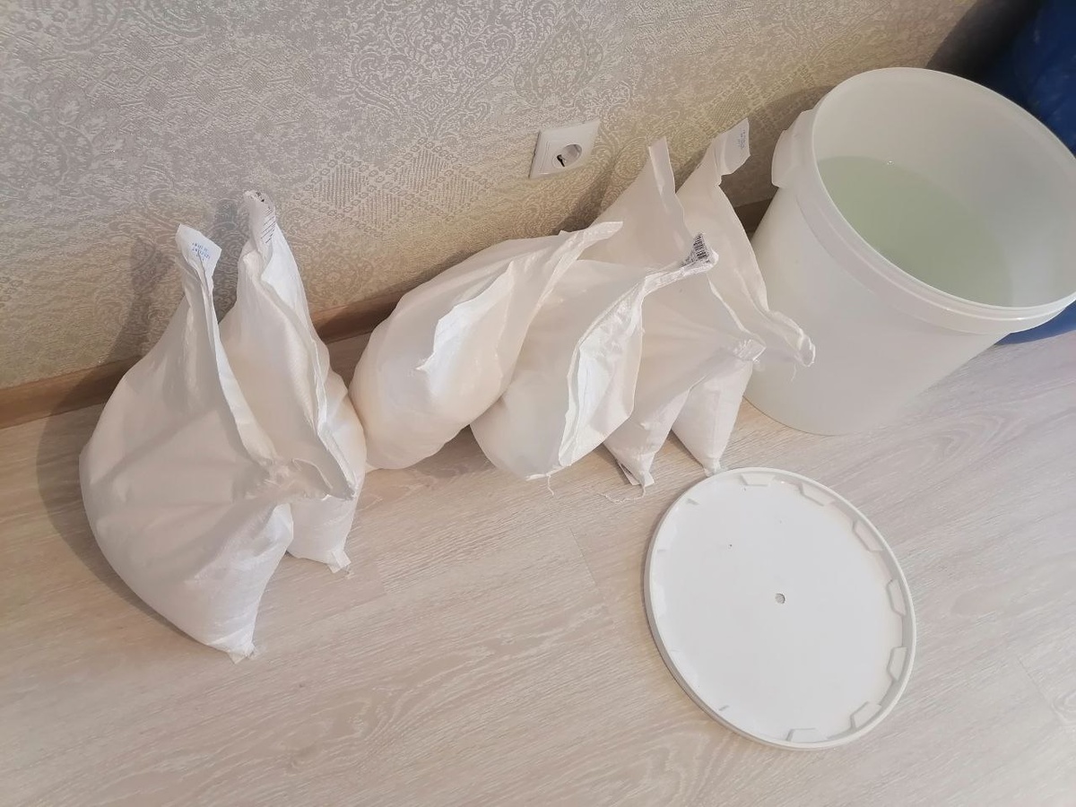 Будущий самогон из сахара - классика!
