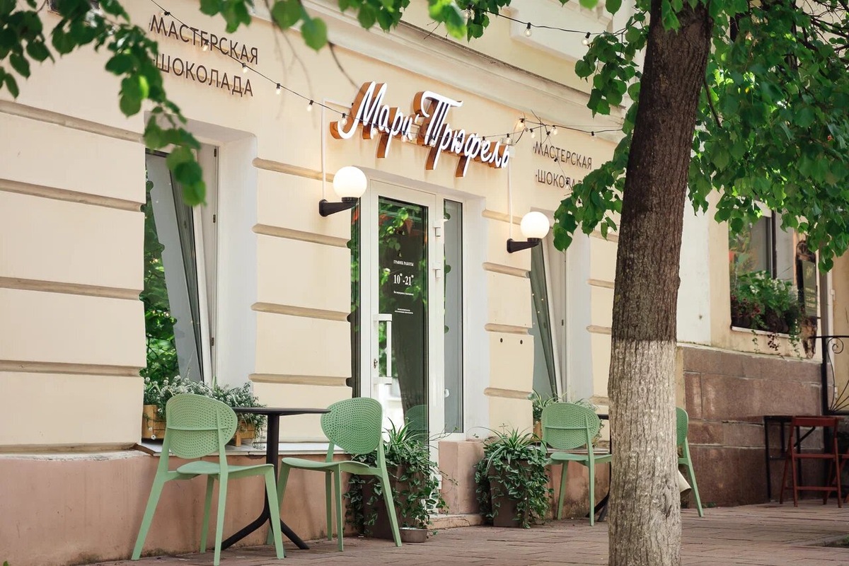 Приобрести продукцию от August Wood можно в сувенирных лавках, броши представлены и в мастерской шоколада «Мадам Трюфель». Фото: Ярослав Я. / Яндекс Карты