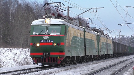 ВЛ11К-063/196 набирает скорость и встречный 2ЭС10-118 