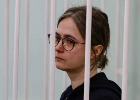    Супруге иноагента Мартынова заменили реальный срок на условный