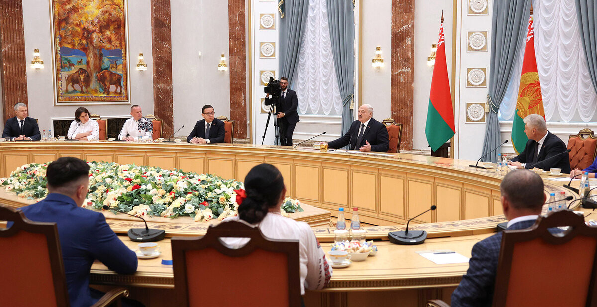 Лукашенко напомнил, что в Беларуси проживают представители 156 национальностей 