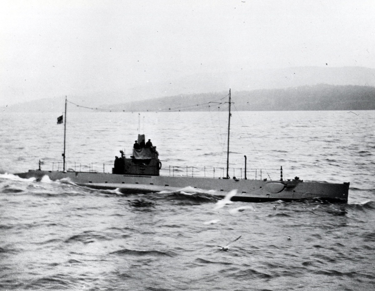 Первая подводная лодка Канады HMCS CC 1
