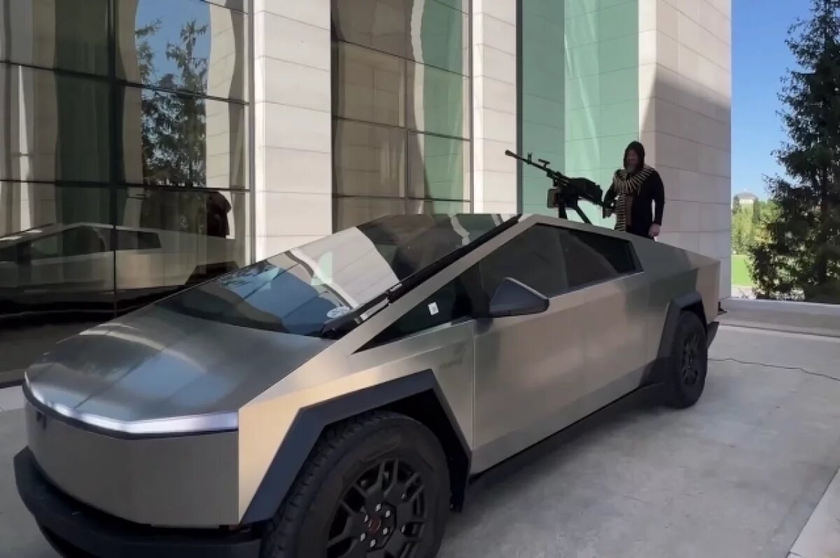    Кадыров сообщил, что Маск отключил его Tesla Cybertruck, используемый в СВО