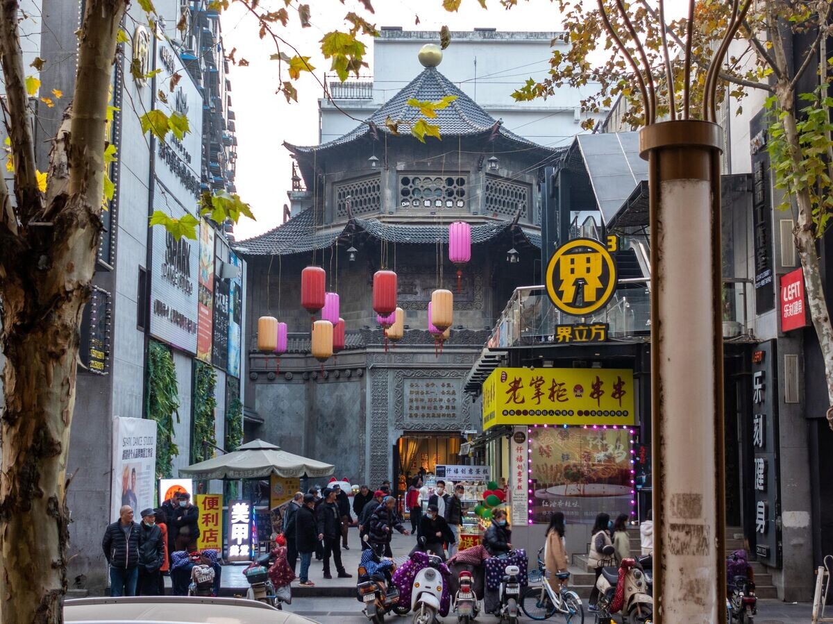    Люди на улицах Уханя© РИА Новости / Анна Раткогло