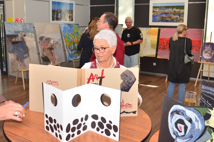 Листайте вправо, чтобы увидеть больше изображений