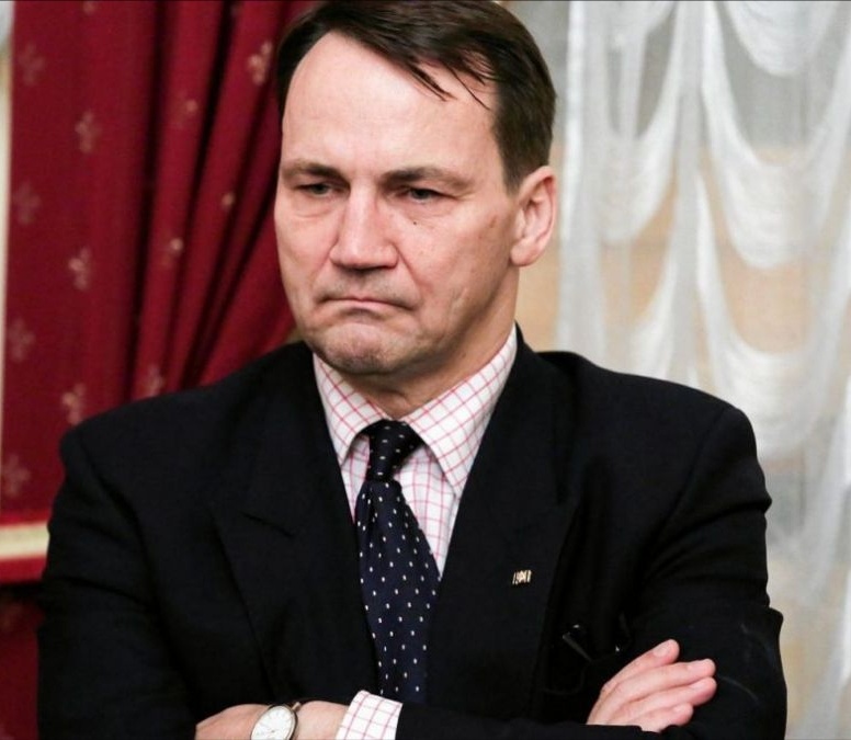 Кого-то он мне напоминает..... Поняла! Усов не хватает! 