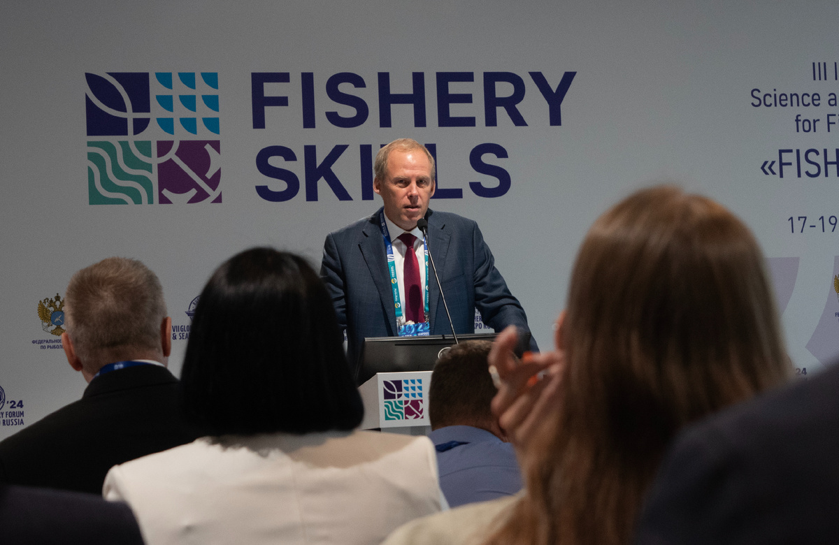 Василий Соколов регулярно попадает в мои обзоры связанные с рыбной промышленностью и реализацией моих проектов. Будучи вторым человеком в структуре Росрыболовства, именно он курирует большинство наиболее важных направлений.