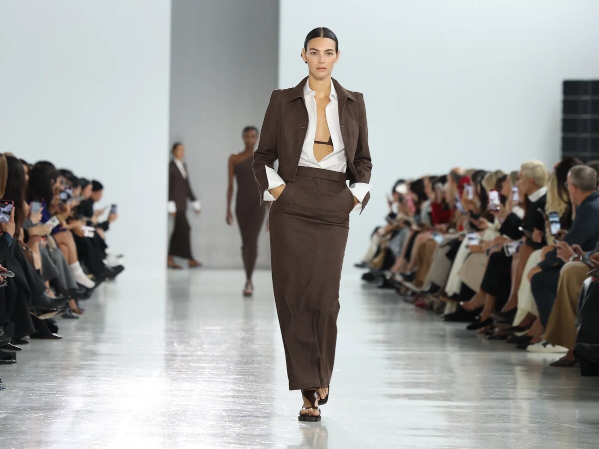 Показ коллекции Max Mara весна-лето 2025 на Неделе моды в Милане