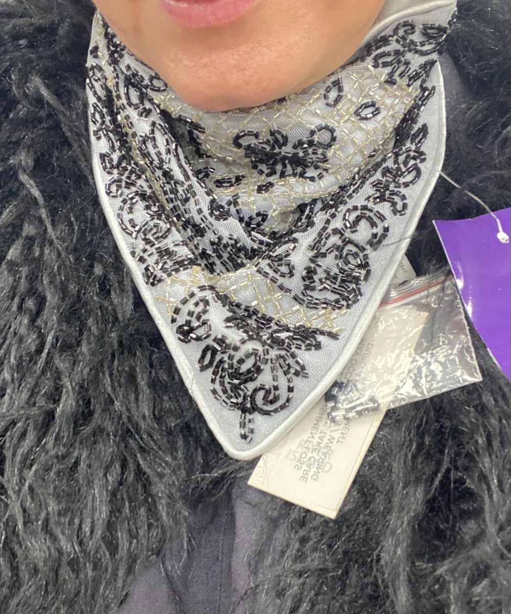 Платок с бисером.