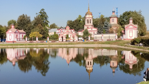 Храм Воздвижения Креста Господня и Усадьба Лианозова в Алтуфьево