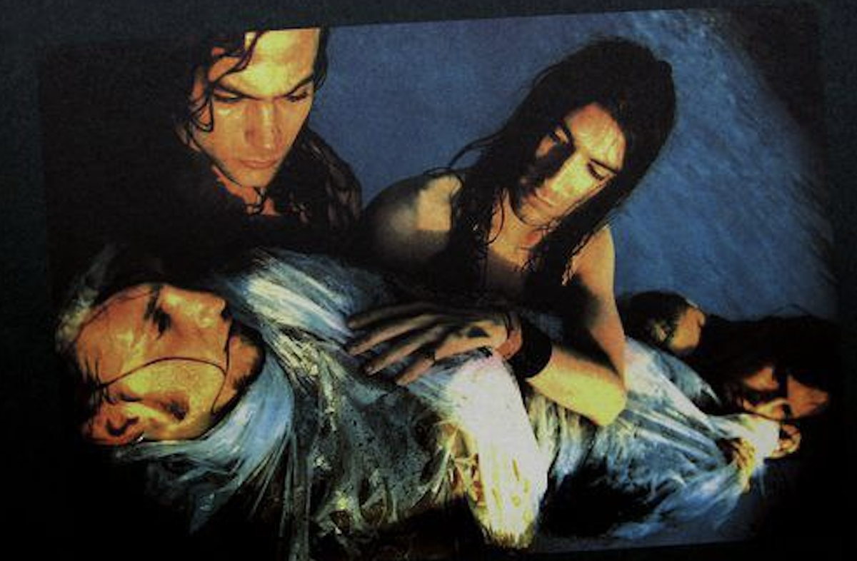 " Обложка мини-альбома “We Die Young”.