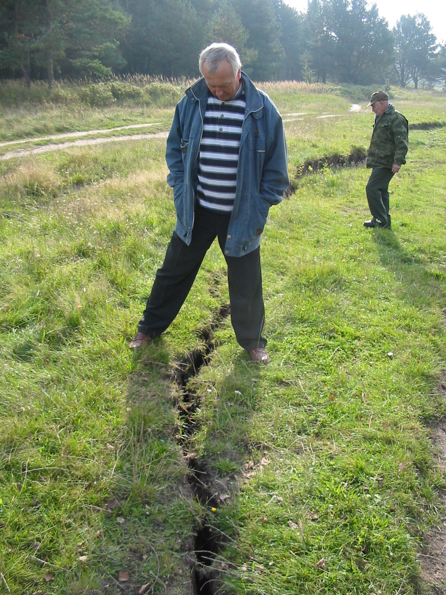 Считается, что эпицентр был в районе посёлка Веселовка (между Люблино и Взморьем). Там даже возник разлом в сотню метров длиной и глубиной до метра.