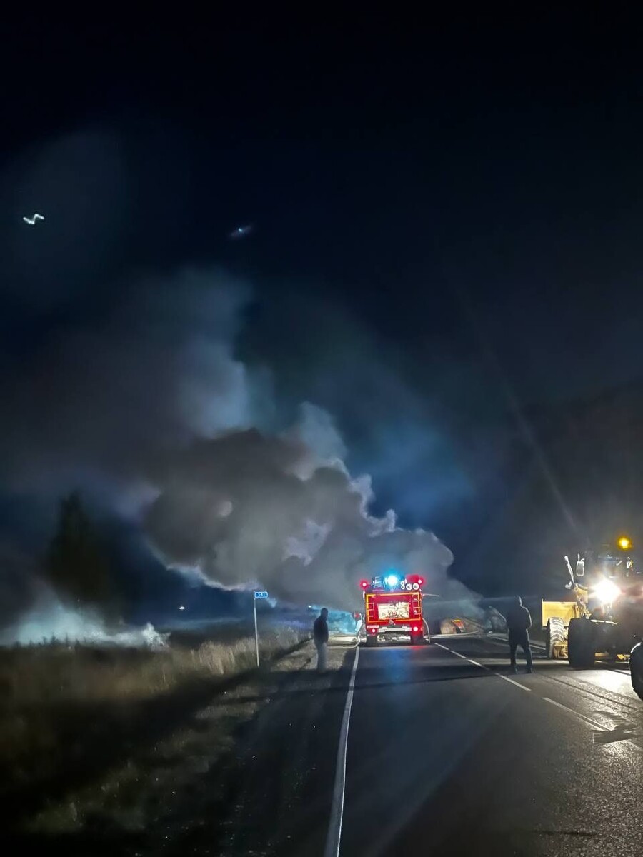    Трал загорелся на Чуйском тракте. Источник: "ЧП Бийск | Новости"