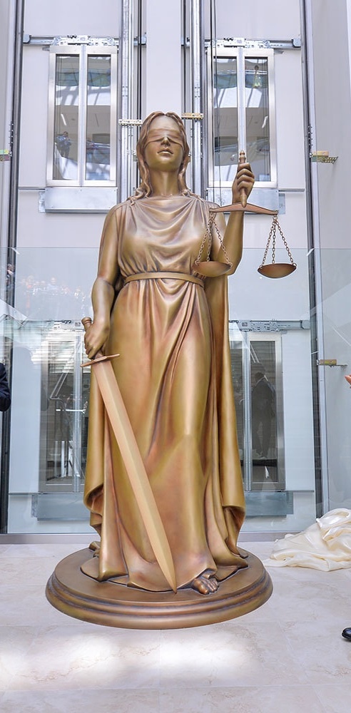 Ну вот точно она меня не видит, фото из соцсетей 