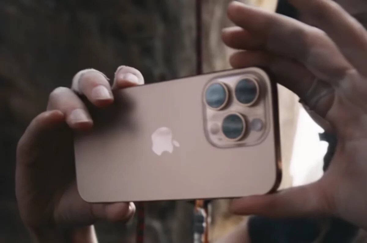    Bloomberg: разработчики не успели подготовить функции ИИ в новый iPhone 16