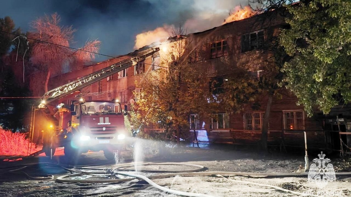    Власти Энгельса прокомментировали крупный пожар в 3 домах ЛеткиНовости Саратова и области – Сетевое издание «Репортер64»