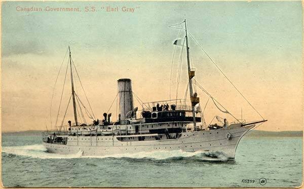    Ледокол Earl Grey Россия купила у Канады в 1914 году. В 1921-м ему присвоили имя русского адмирала и исследователя Арктики Фёдора Петровича Литке. В 1934 году экипажу ледокола «Фёдор Литке» было поручено пройти по Севморпути и оказать помощь участникам Ленской экспедиции / Public domain
