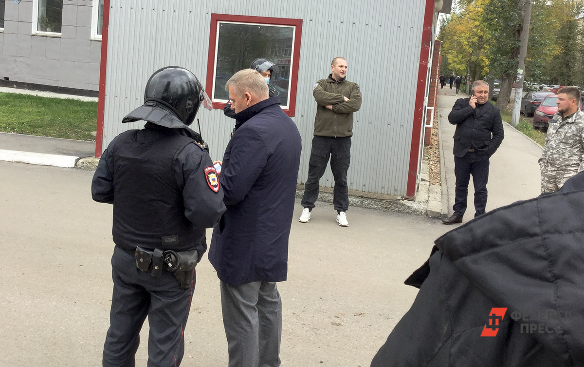 В Югре на свадьбе молодые люди стреляли в воздух холостыми.  Фото: ФедералПресс / Александр Переверзев