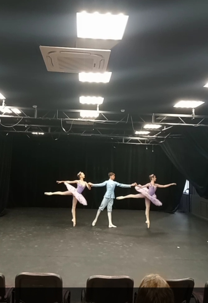 На презентации. Юные ученики 