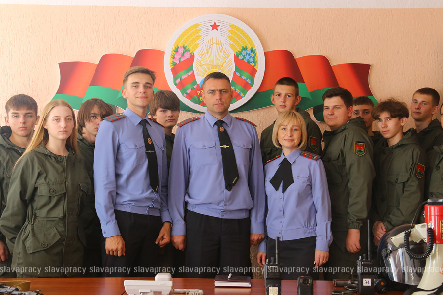     Копыльский РОВД открыл двери для будущих абитуриентов