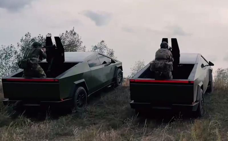    Кадыров направил в зону СВО ещё два электропикапа Cybertruck