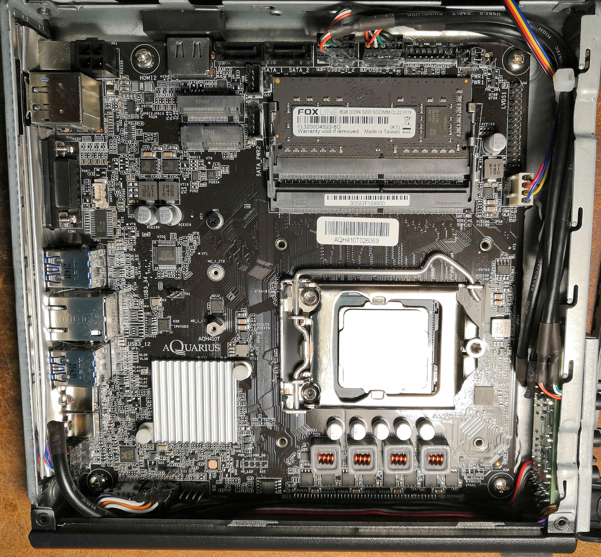 Модель материнской платы Aquarius AQH410T