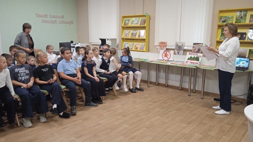 Ребята 4«Б» класса Колышлейской средней школы  №1  и их классный руководитель Ольга Викторовна Кондратьева  поучаствовали  19 сентября 2024 года в празднике «Зелёный наряд планеты». 