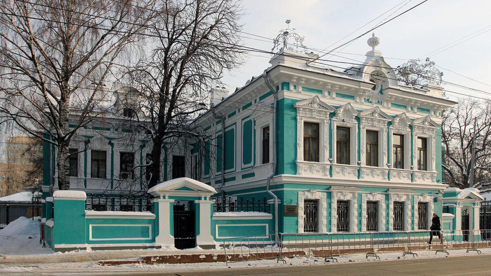 Парадный фасад особняка