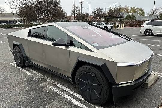    Рамзан Кадыров сообщил, что Илон Маск отключил его Cybertruck с пулемётом