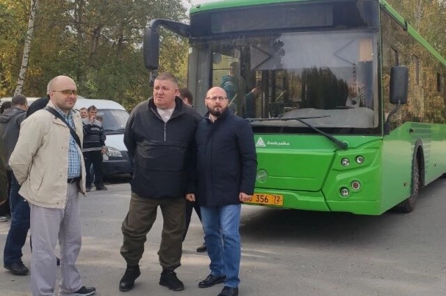    На мероприятии присутствовали директор АО "ТПАТП №1" Роман Шулепов и начальник службы эксплуатации предприятия Андрей Морозов. Фото: АиФ - Тюмень/ Сабаталова Софья