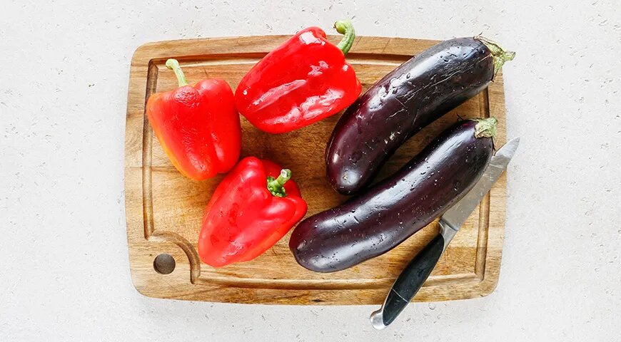   Лютеница с баклажанами на зиму (gastronom.ru)