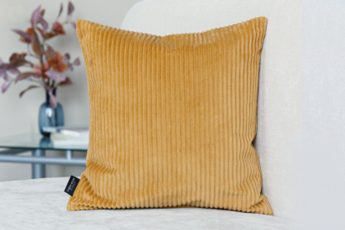 Декоративная подушка «10-0035444» из велюра — 776* рублей.