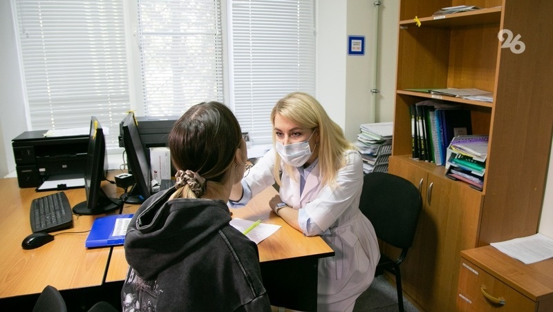    Пациентов обследуют узкие специалисты из краевой больницы Фото: Валерия Алтухова / / ИА «Победа26»