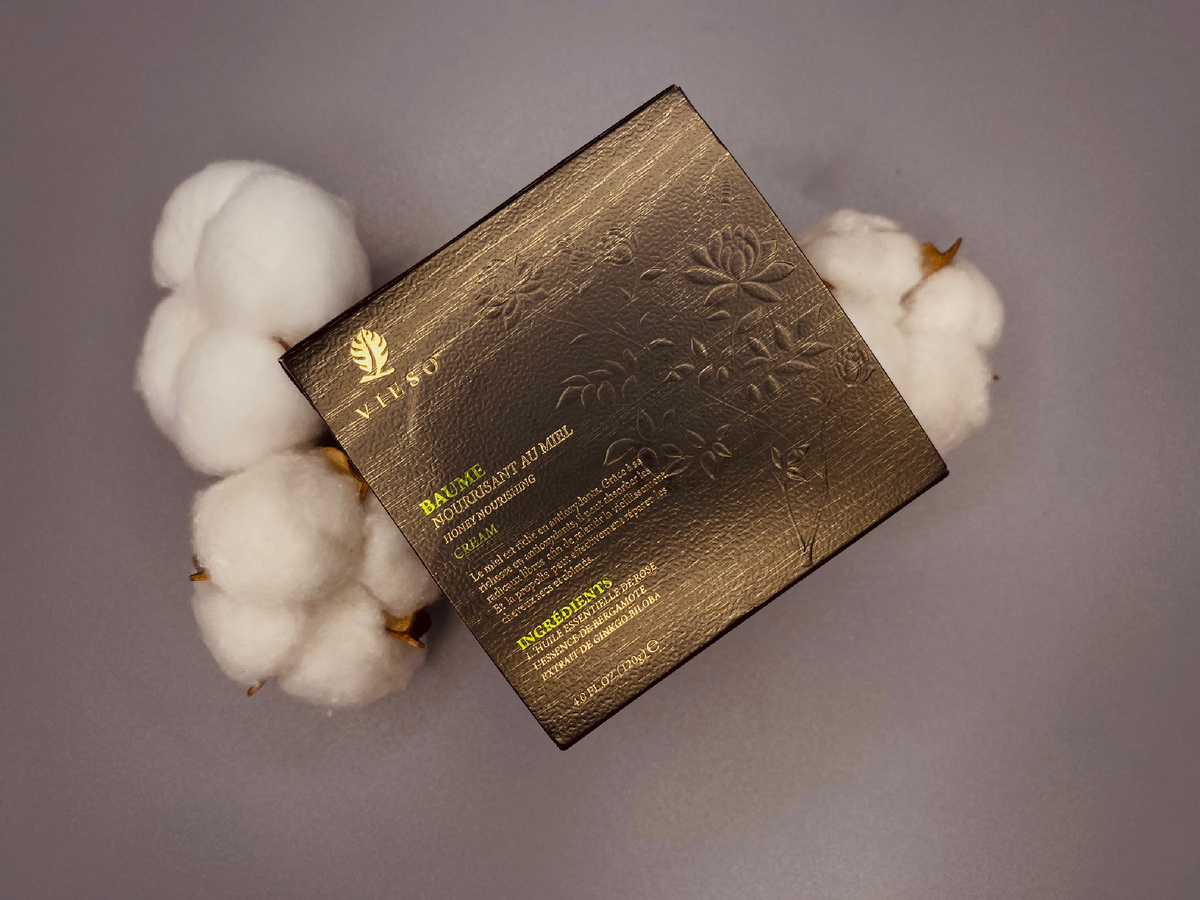 Коробочка крема.