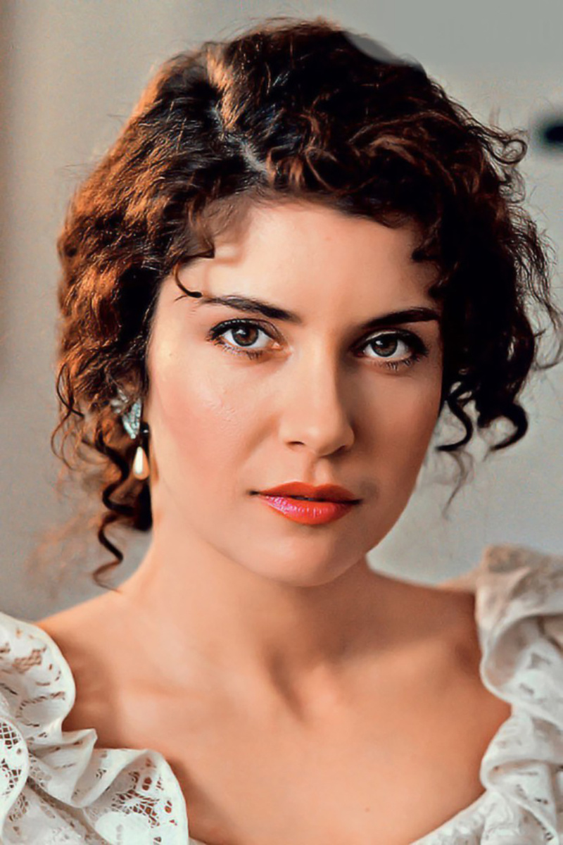 15 фотографий роскошной Веры Сотниковой 