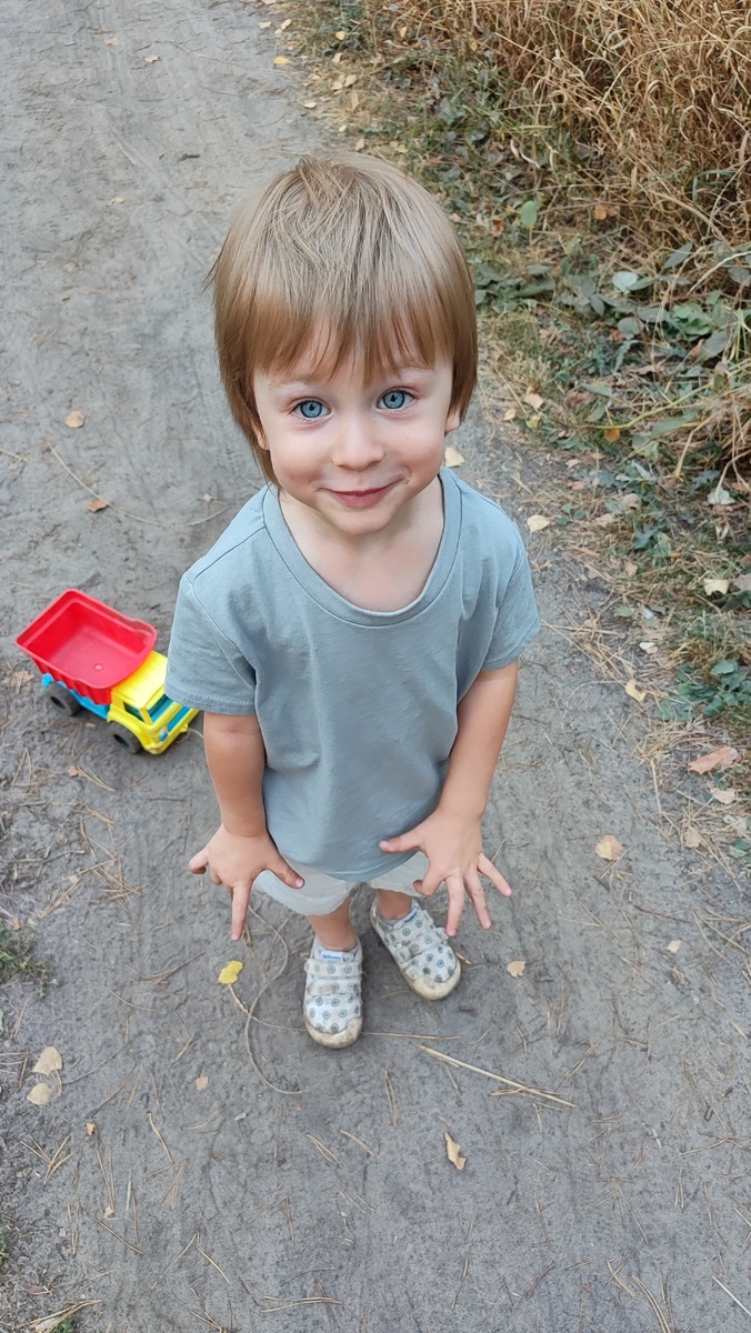 Если ваш ребёнка пришёл домой с прогулки чистым, значит вы его гуляете неправильно. 