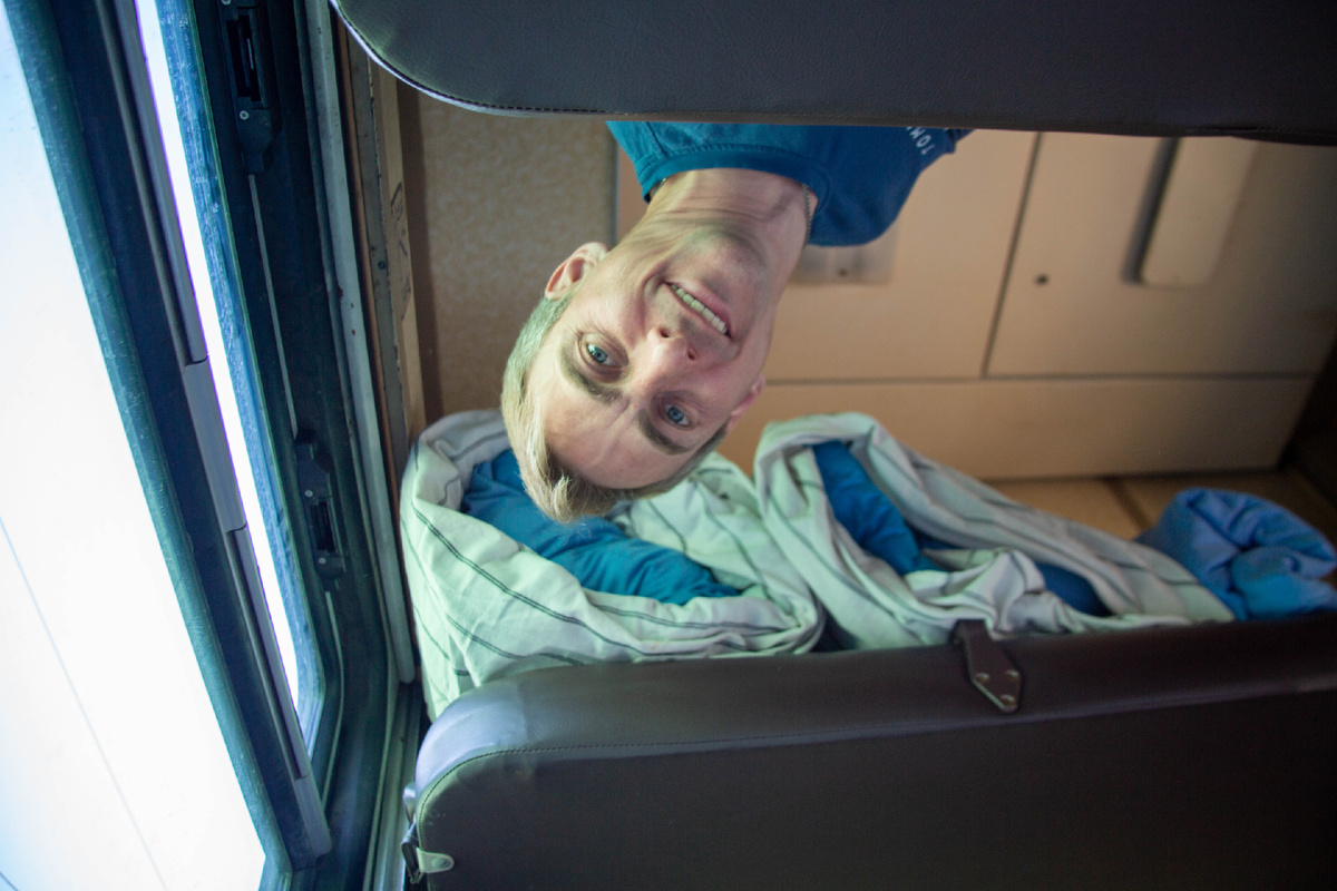 Муж сверху)))