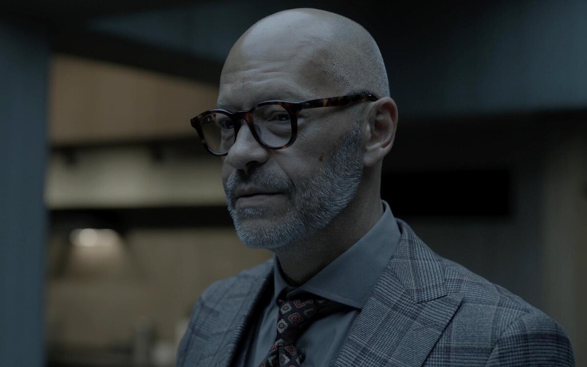 Виктор Анатольевич..Кадр из сериала «Калимба» / Okko