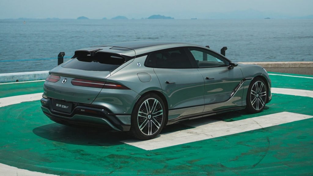 Denza Z9 GT: над дизайном трудился экс-шеф-дизайнер Audi Вольфганг Эггер. В Китай его переманили ещё лет 7 назад.