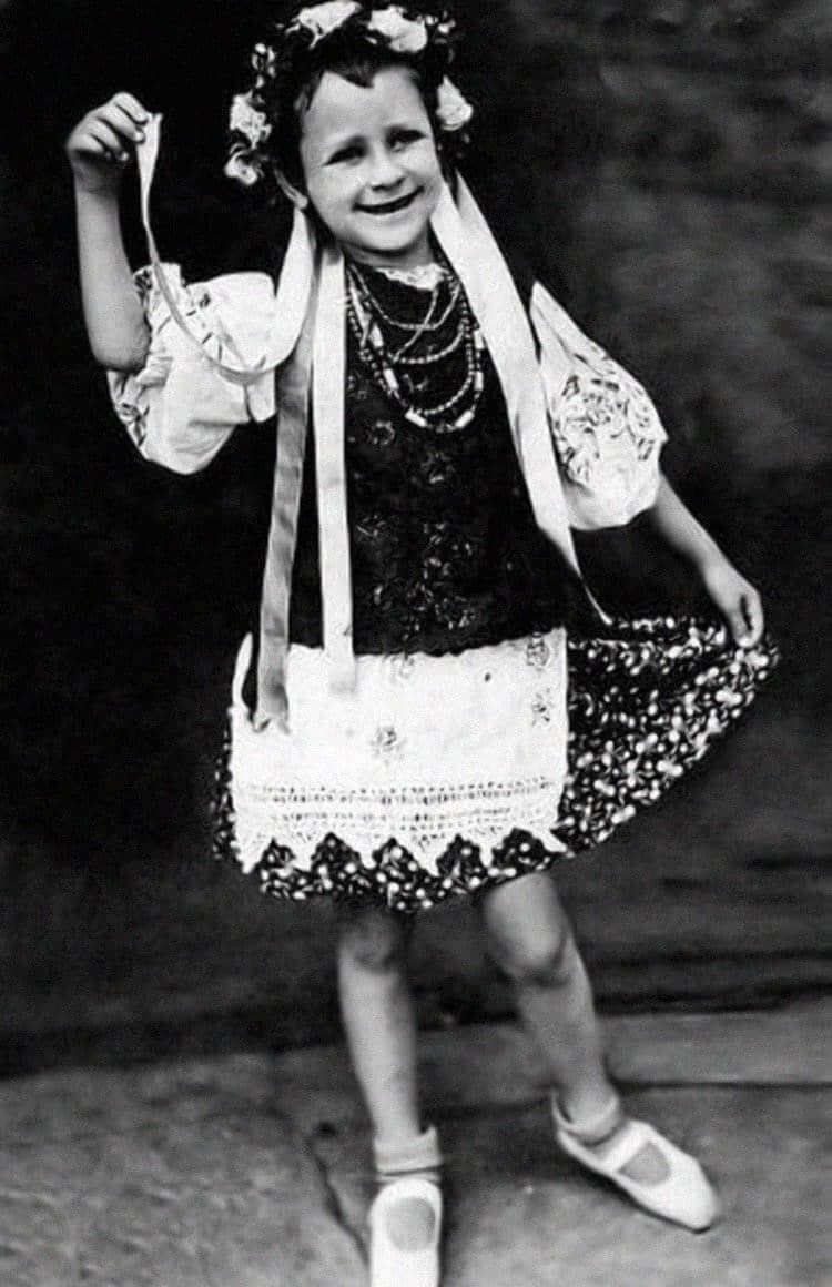 Тамара Ремнева (Миансарова) в детстве